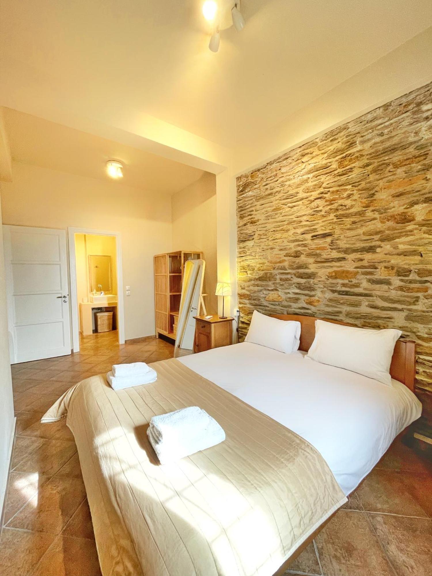 Irida Villa - Sea & Sunset Flats By Explore Andros Batsi  Bagian luar foto